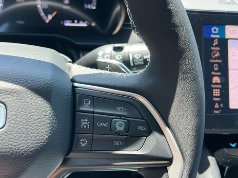 New 2026 Jeep Grand Cherokee L 4WD image 23