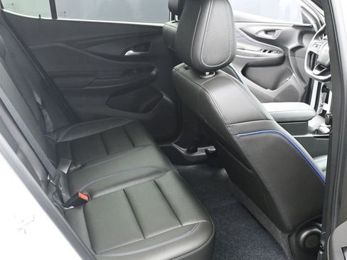 Used 2024 Buick Envista Sport Touring w/ Convenience I Package FWD image 17