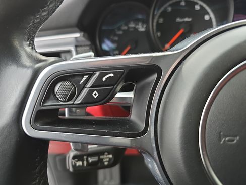 Used 2017 Porsche Macan Turbo image 17