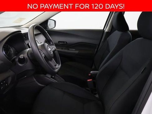 New 2025 Nissan Kicks Play S image 9