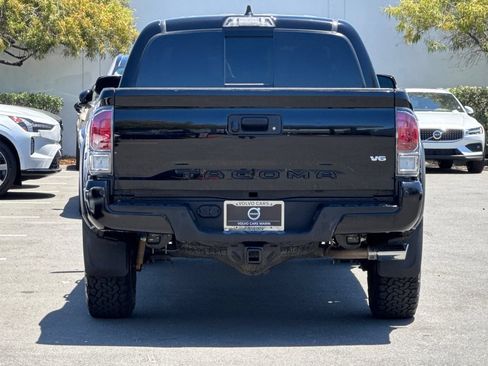 Used 2022 Toyota Tacoma TRD Off-Road w/ TRD Premium Off Road Package AWD/4WD image 7