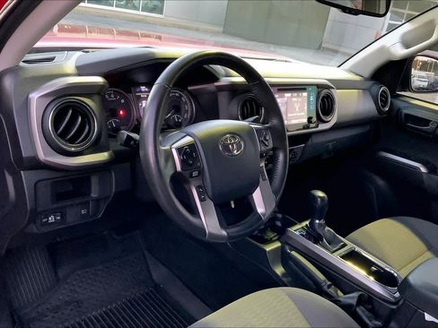 Used 2018 Toyota Tacoma SR5 image 16