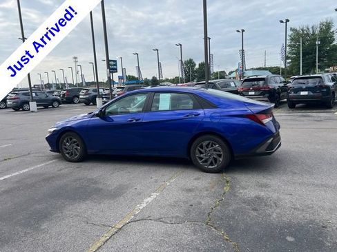 Used 2024 Hyundai Elantra SEL FWD image 9
