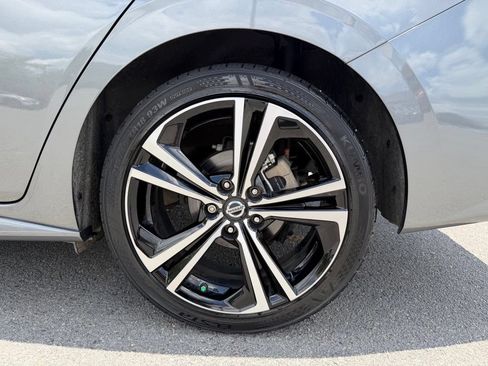 Used 2022 Nissan Sentra SR w/ Trunk Package FWD image 31