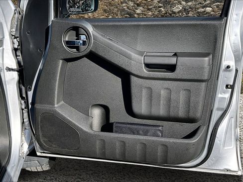 Used 2015 Nissan Xterra PRO-4X w/ Pro-4x Leather Package image 20