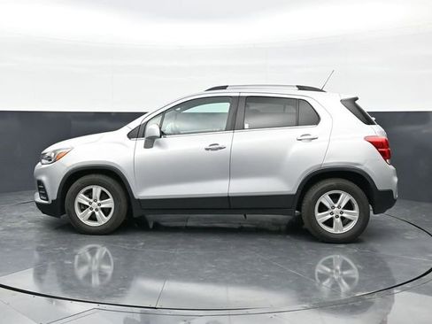 Used 2020 Chevrolet Trax LT w/ LT Convenience Package FWD image 4