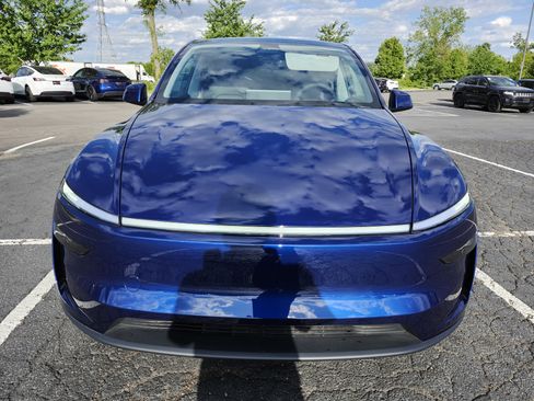 Used 2026 Tesla Model Y 2WD image 11
