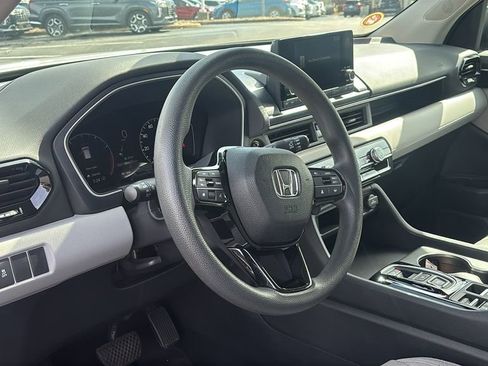 Used 2023 Honda Pilot LX image 23