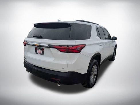 Used 2023 Chevrolet Traverse LT FWD image 3