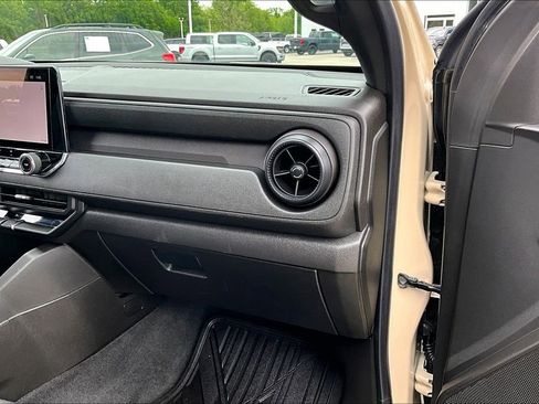 Used 2024 Chevrolet Colorado W/T image 27