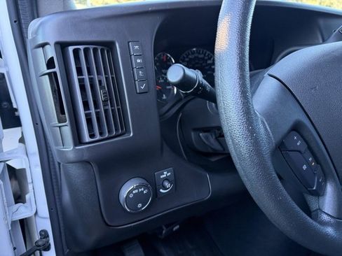 Used 2024 GMC Savana 2500 w/ Driver Convenience Package image 13