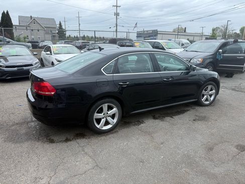 Used 2013 Volkswagen Passat 2.5 SE FWD image 4