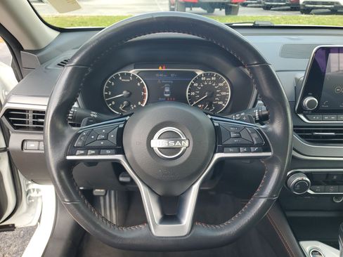 Certified 2024 Nissan Altima 2.5 SR FWD image 16