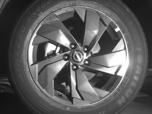 Used 2025 Nissan Rogue SV image 12