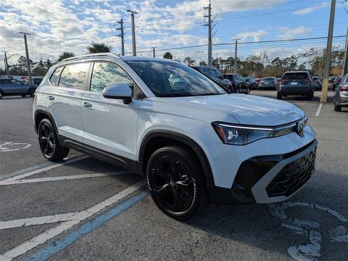 New 2026 Volkswagen Taos SEL image 8
