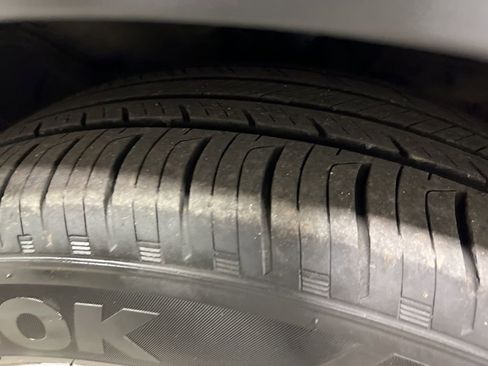 Used 2025 Honda CR-V EX-L image 39