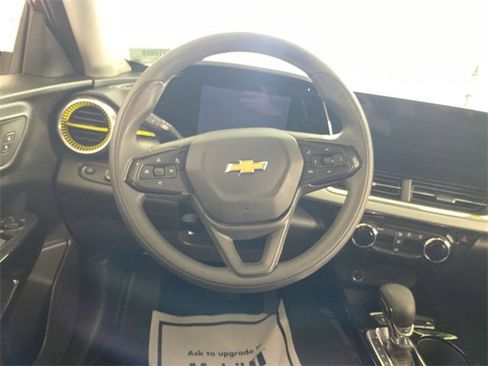 Used 2024 Chevrolet Trax LT image 34