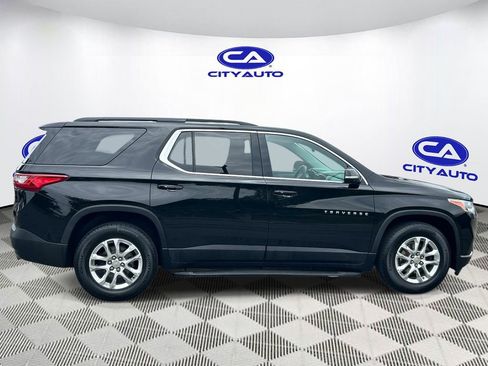 Used 2019 Chevrolet Traverse LT FWD image 2