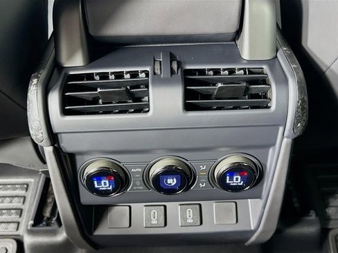 New 2026 Land Rover Defender 110 OCTA image 27