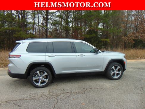 Certified 2025 Jeep Grand Cherokee L Limited image 12