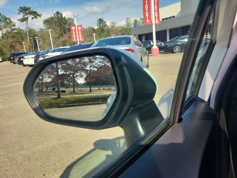 Used 2024 Toyota Corolla LE image 13