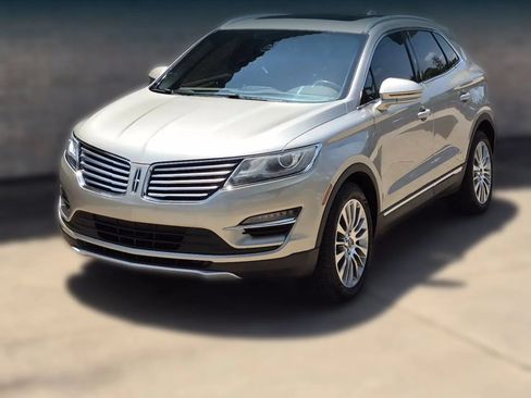 Used 2015 Lincoln MKC FWD w/ Equipment Group 102A Reserve image 4