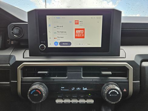 Used 2025 Toyota Tacoma SR AWD/4WD image 26