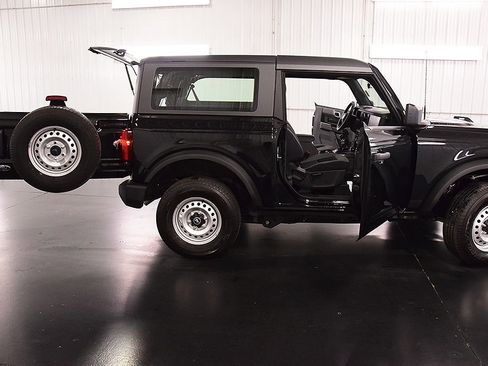 Used 2025 Ford Bronco 2-Door AWD/4WD image 34