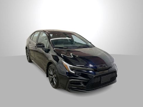 Used 2025 Toyota Corolla SE image 1