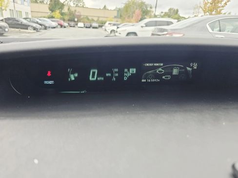 Used 2015 Toyota Prius Two image 15