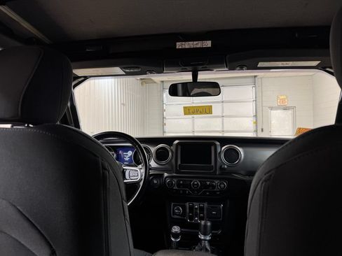 Used 2021 Jeep Wrangler Unlimited Sahara AWD/4WD image 21