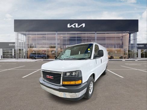 Used 2024 GMC Savana 2500 w/ Driver Convenience Package image 4