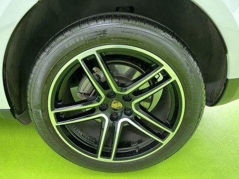 Used 2021 Porsche Macan S image 14