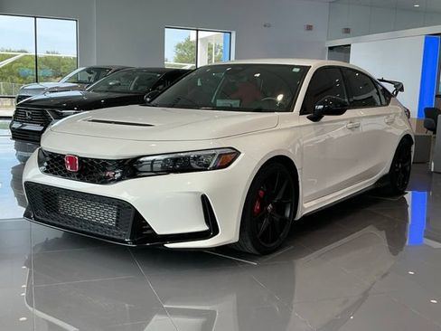 Used 2025 Honda Civic Type R image 6