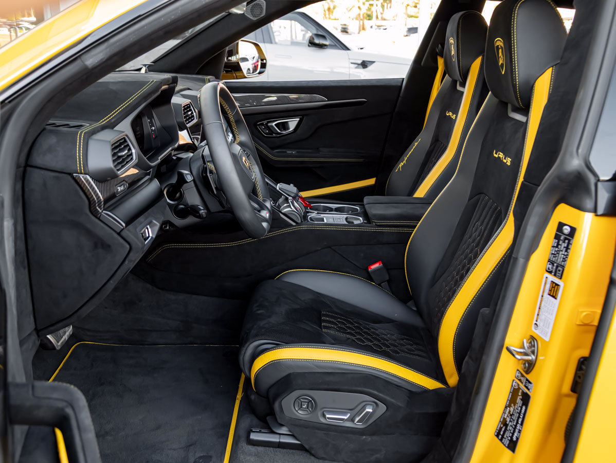 Used 2024 Lamborghini Urus Performante AWD/4WD image 15