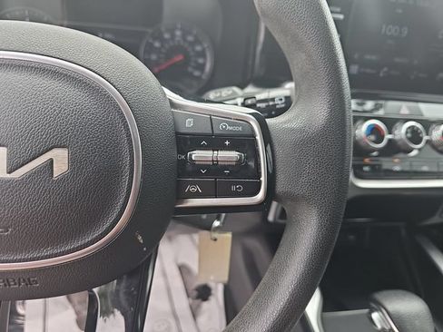 Used 2022 Kia Sorento LX FWD image 19