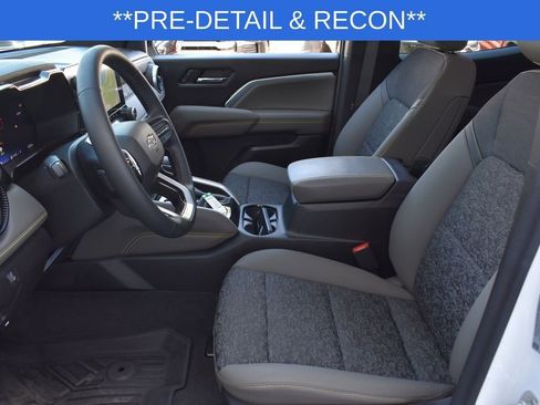Certified 2024 Chevrolet Colorado ZR2 w/ Technology Package AWD/4WD image 16