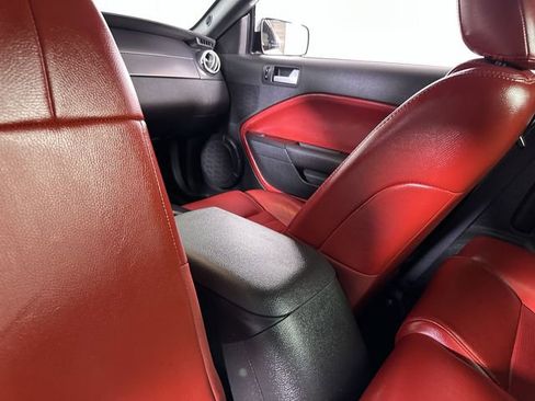 Used 2006 Ford Mustang GT Premium image 22