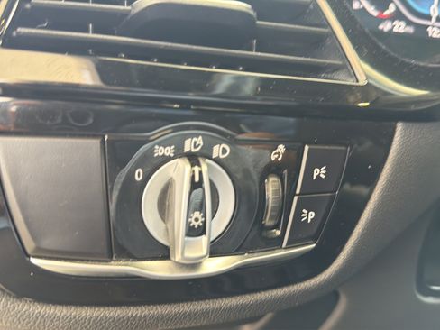 Used 2023 BMW 530e xDrive AWD/4WD image 21