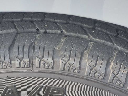 Used 2025 Chrysler Pacifica Select FWD image 18