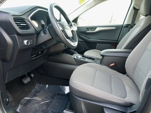 Used 2022 Ford Escape SE image 12