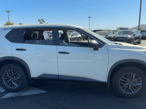 Used 2023 Nissan Rogue S FWD image 4