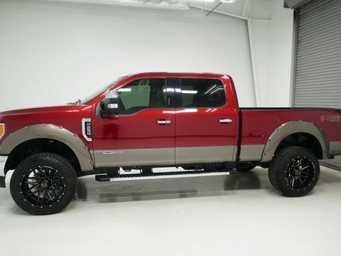 Used 2019 Ford F250 Lariat w/ Lariat Ultimate Package image 5