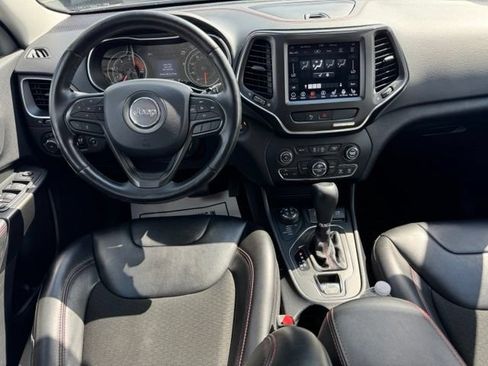 Used 2020 Jeep Cherokee Trailhawk w/ Comfort/Convenience Group AWD/4WD image 19