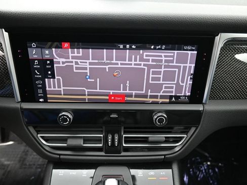 Certified 2023 Porsche Macan S AWD/4WD image 21