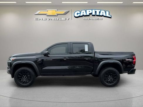 Used 2025 Chevrolet Colorado Trail Boss AWD/4WD image 2