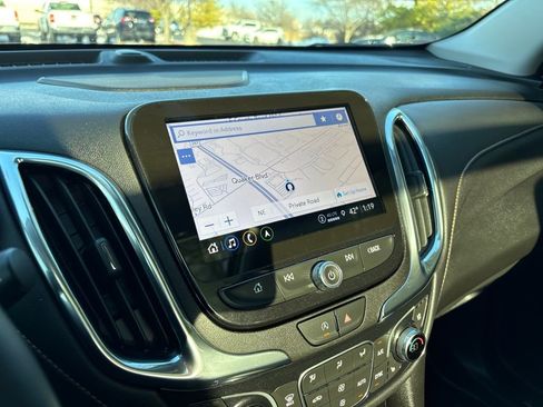 Used 2024 Chevrolet Equinox Premier image 33