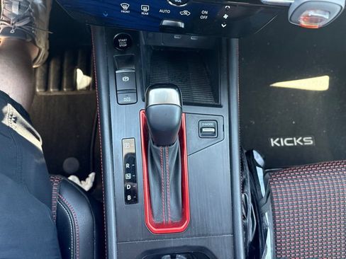 Used 2025 Nissan Kicks SR AWD/4WD image 13