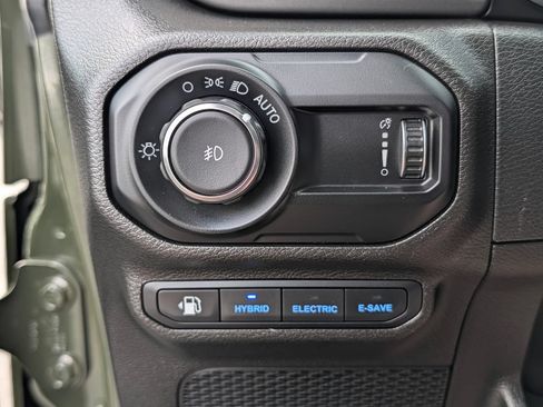 Used 2023 Jeep Wrangler Unlimited Rubicon 4xe AWD/4WD image 30