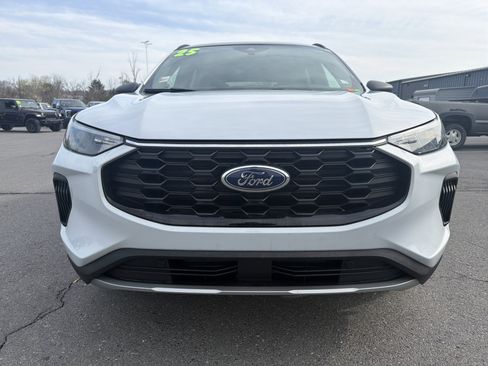 Used 2025 Ford Escape ST-Line w/ Tech Pack #1 image 9